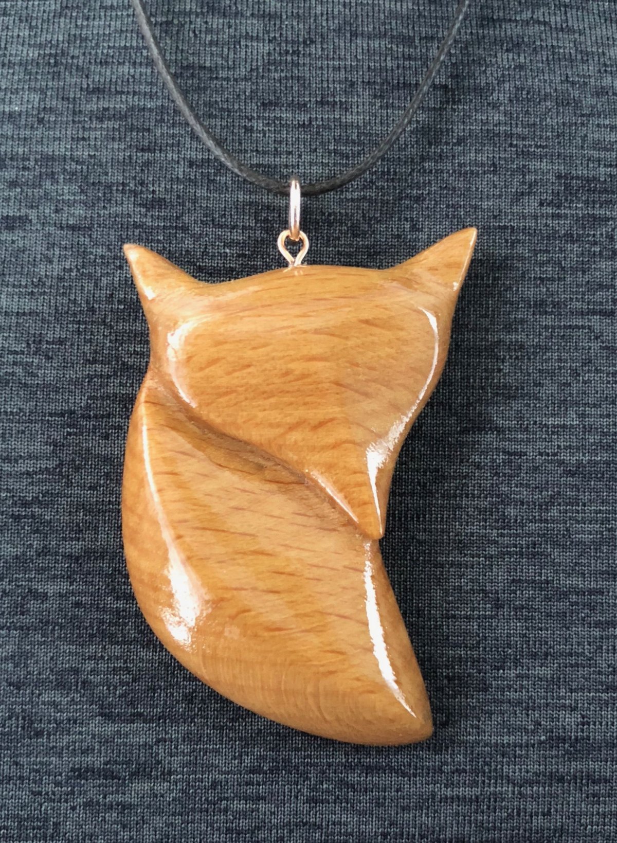 Кулоны из дерева ручной работы