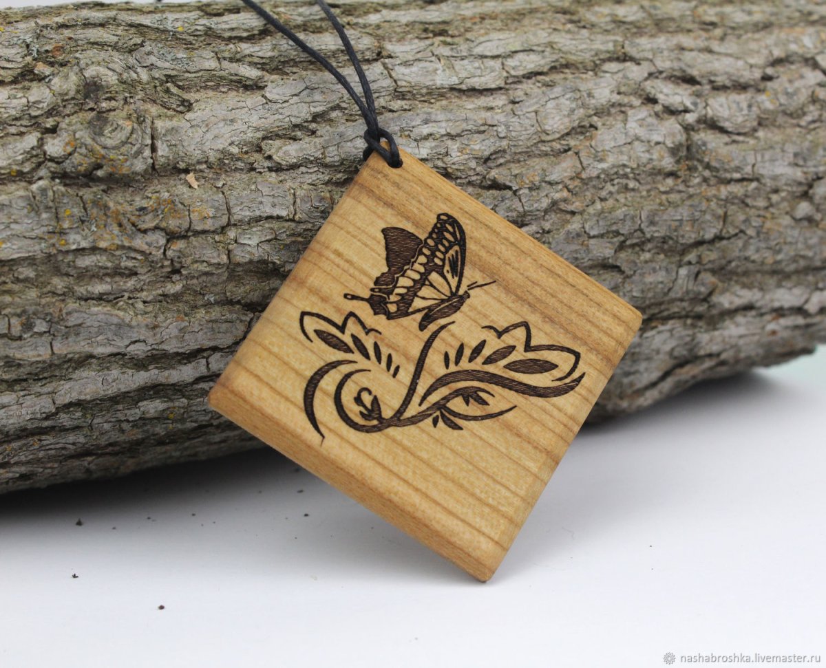 Бижутерия из дерева