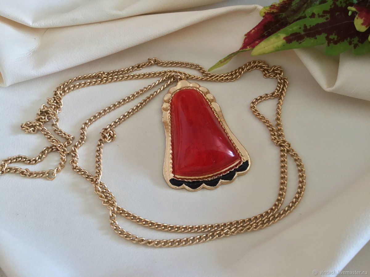 Медальоны с финифтью