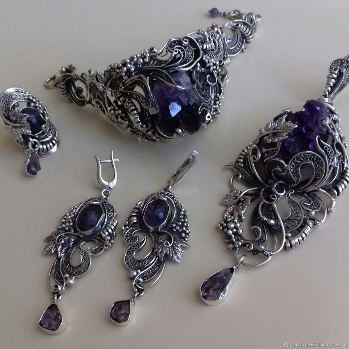 Армянское серебро гранат