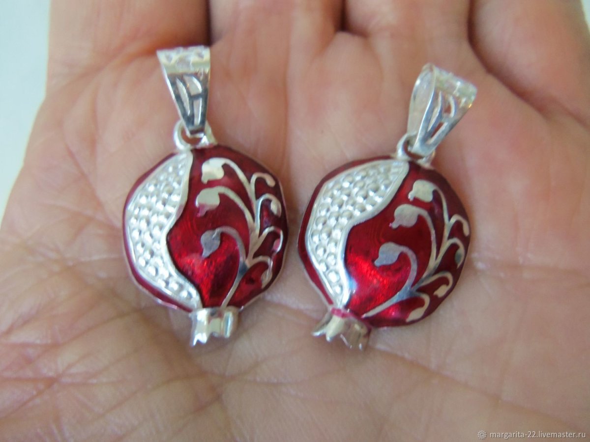 Серебрянный комплет с марказитом