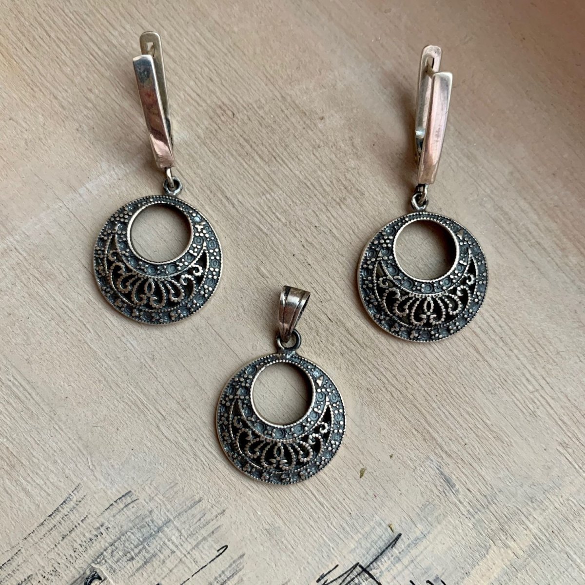 Армянские серебряные украшения