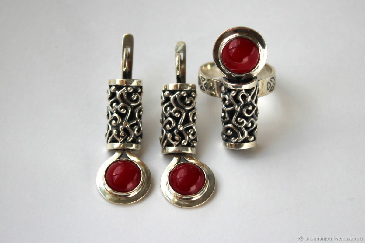 Серебро Армения с кораллом