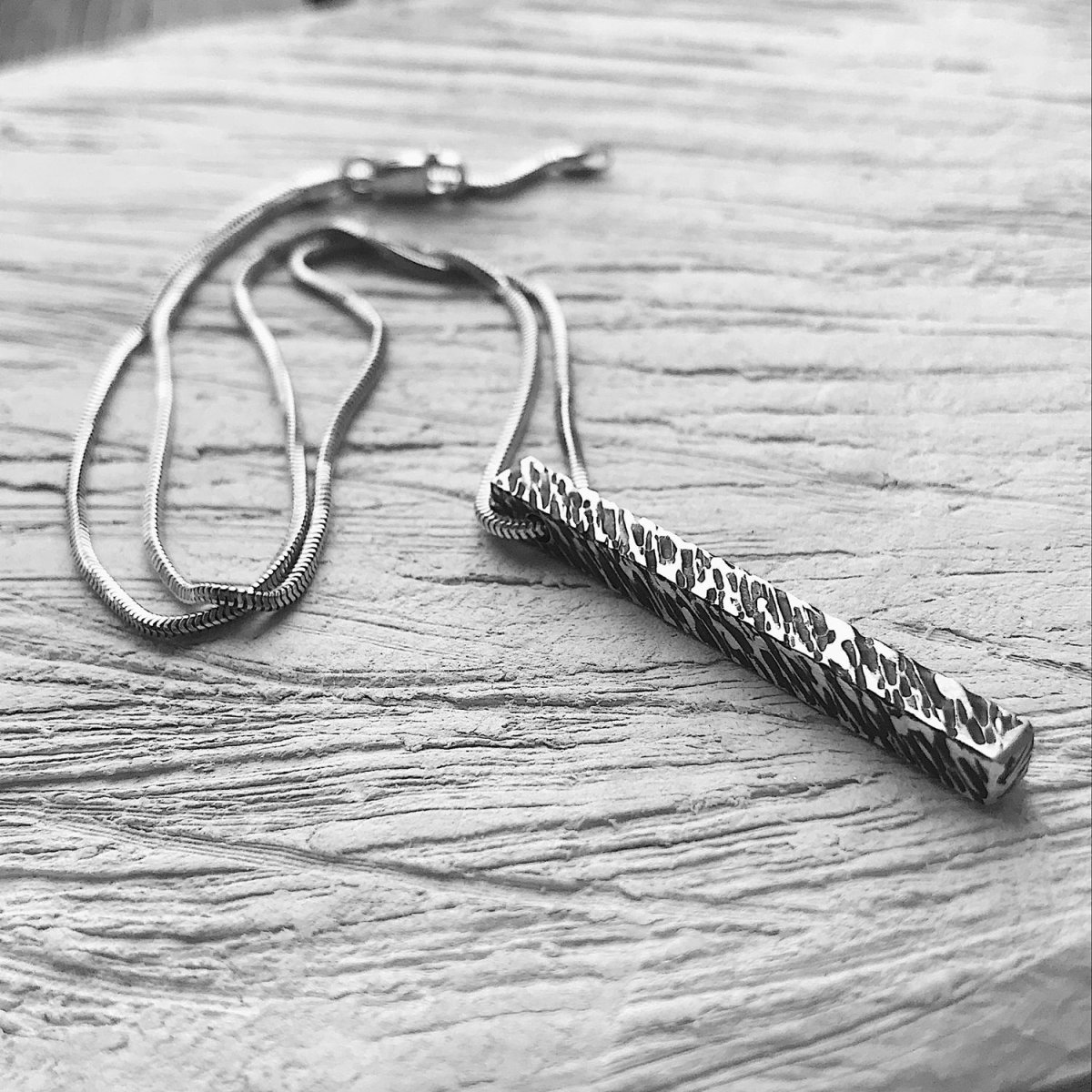 Браслет с кулоном