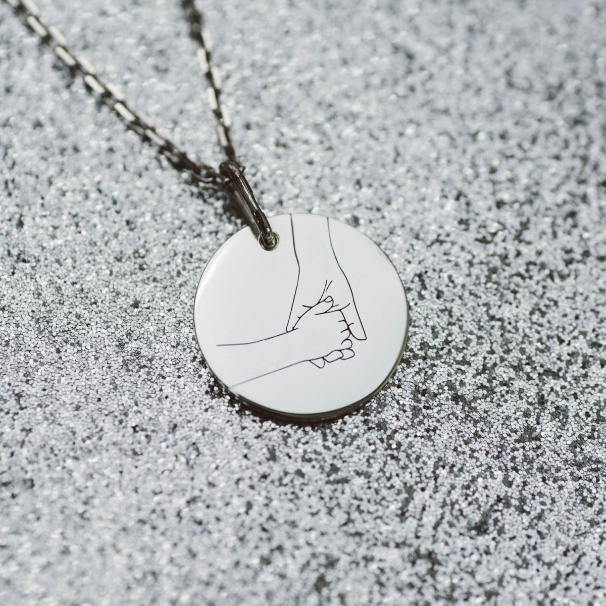 Кулон семья