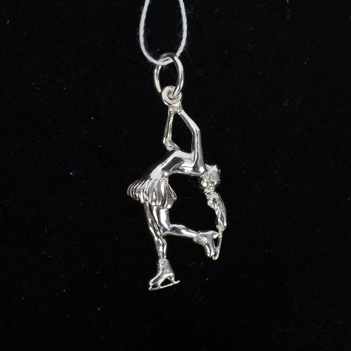 Кулон фигуристка