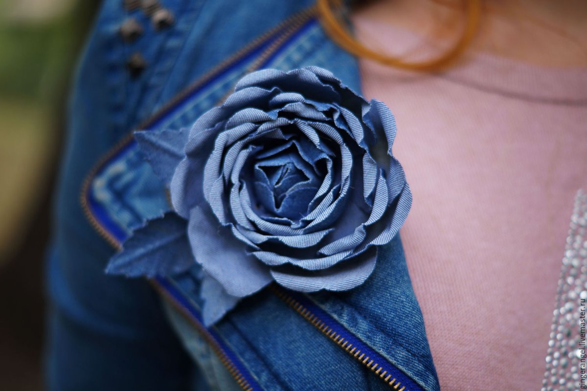 Украшения из джинсовой ткани
