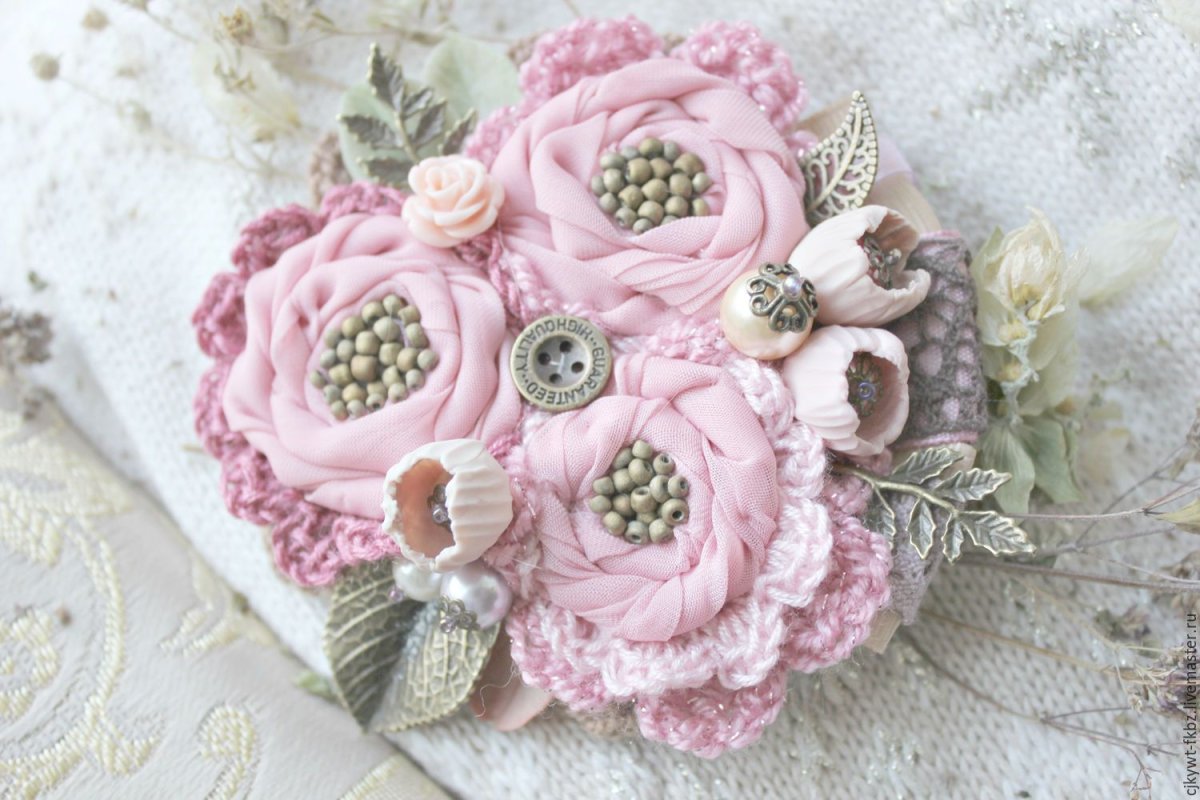 Брошки в стиле шебби Шик