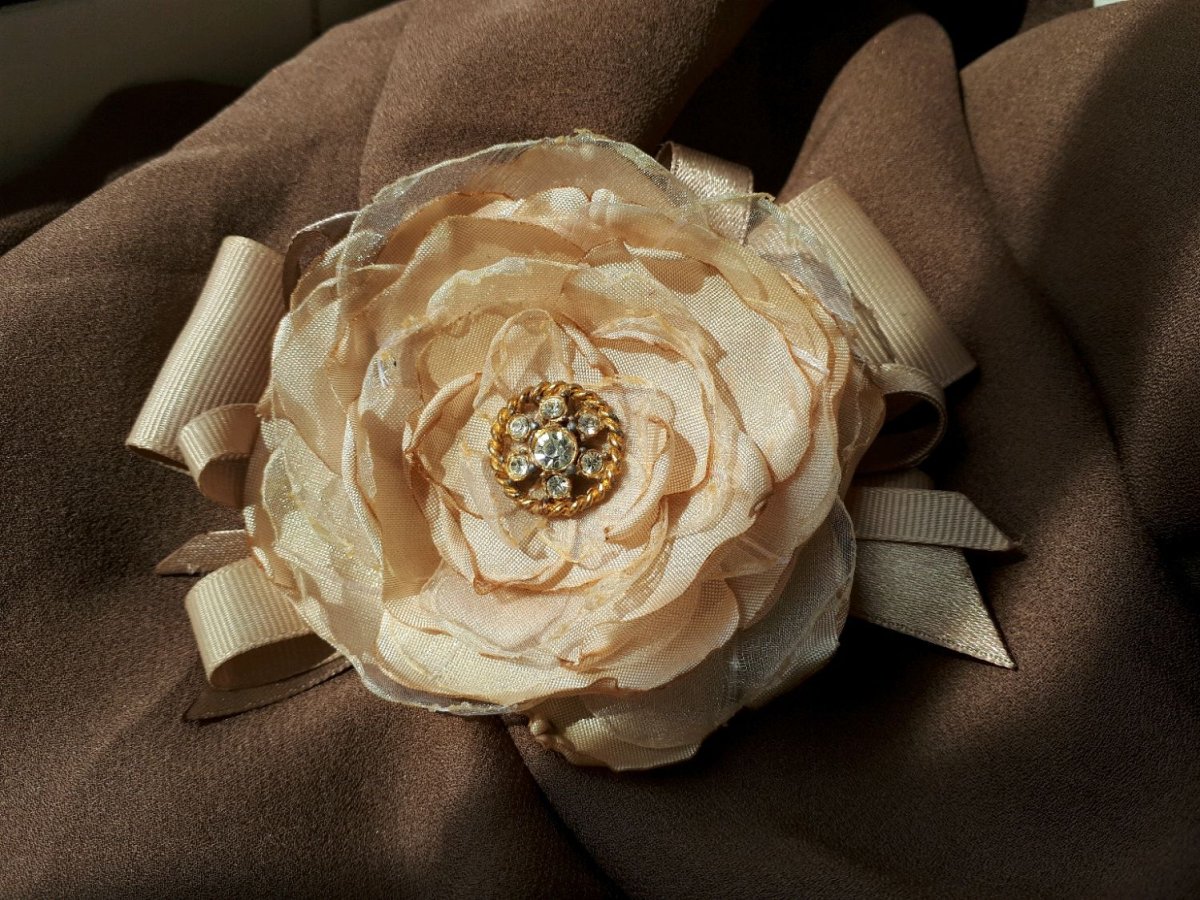 Брошь "цветок"