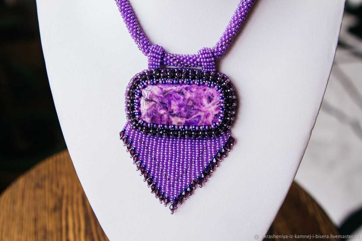 Подвеска из бисера