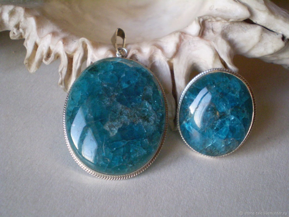 Украшения из апатита