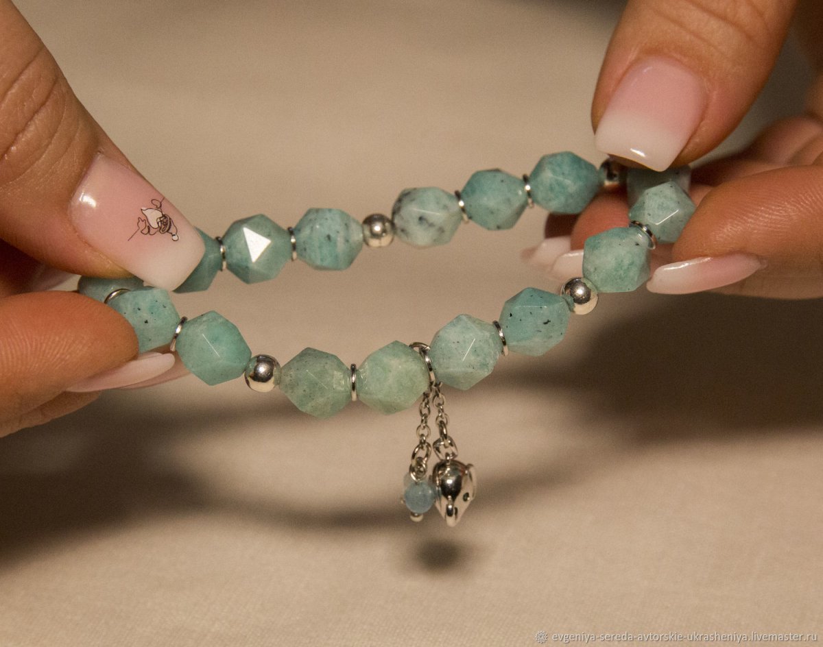 Украшения из апатита