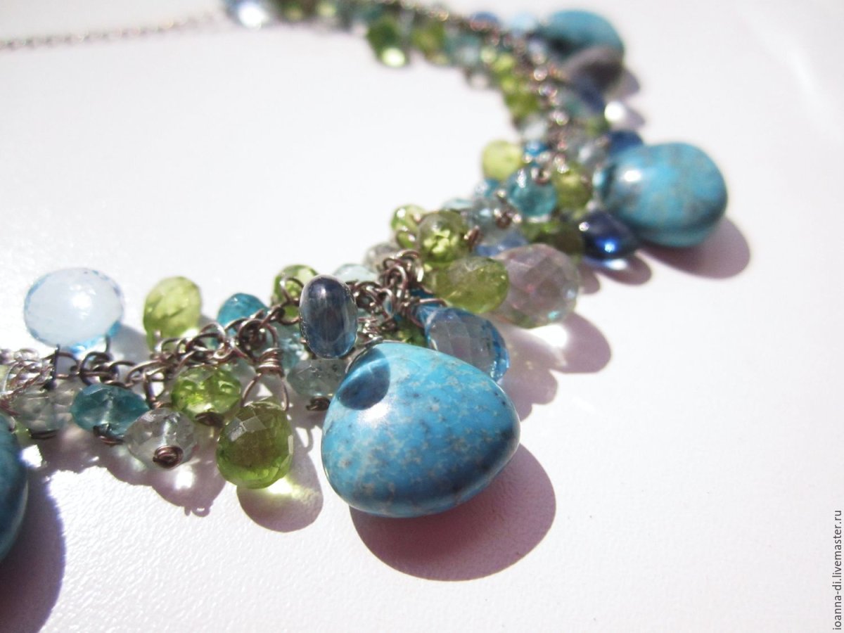 Браслет с апатитом