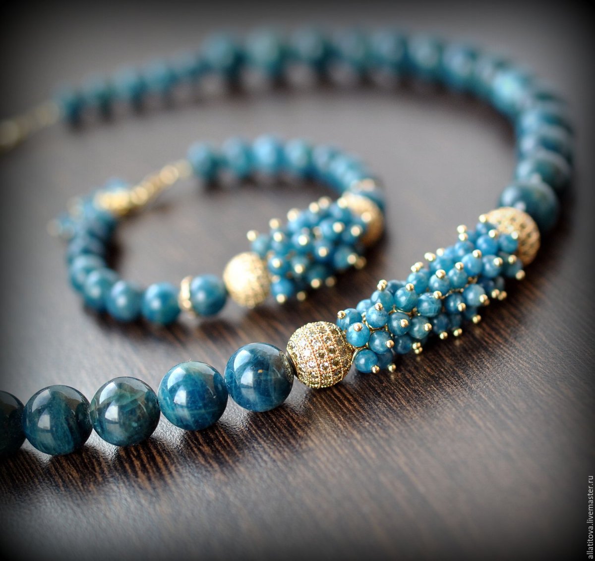 Уникальные голубые эксклюзивные контактные