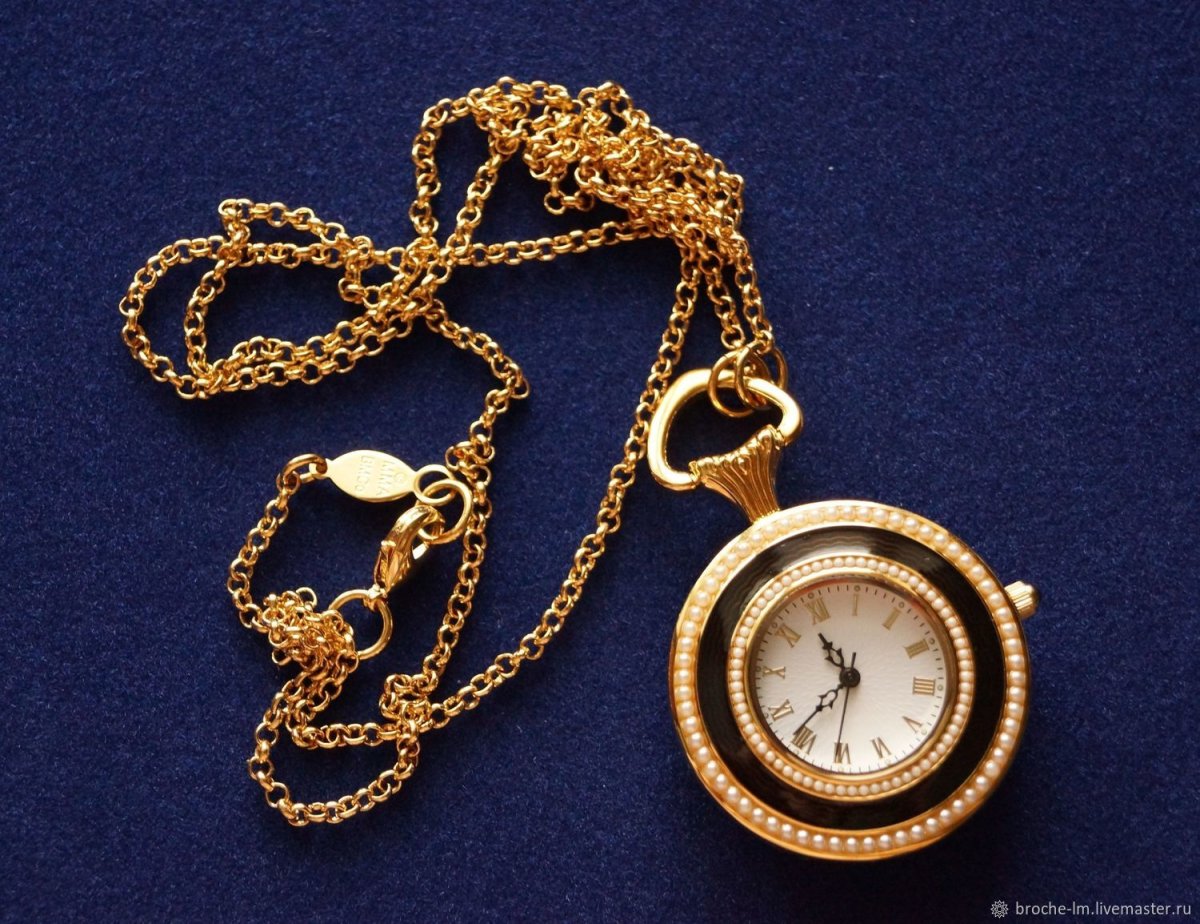 Золотые часы на цепочке