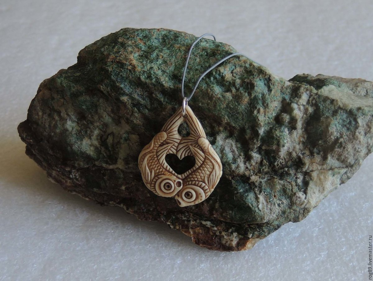 Изделия из кости носорога