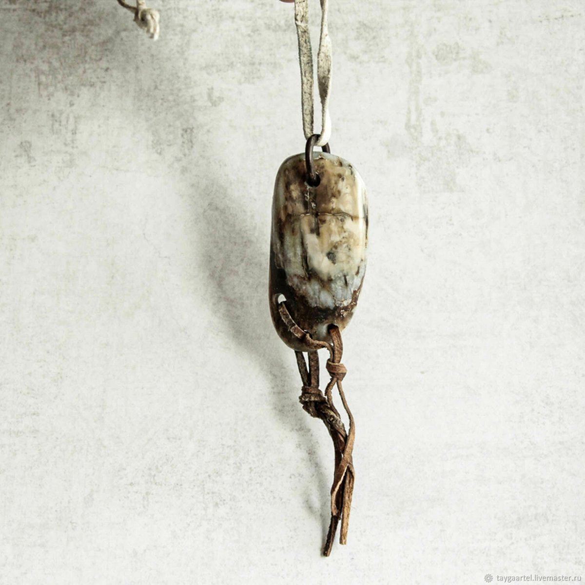 Кулон из бивня мамонта