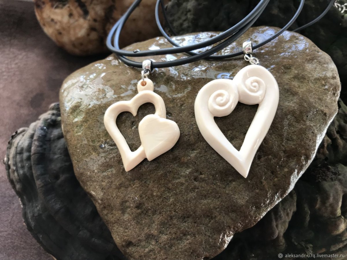 Подвеска из кости