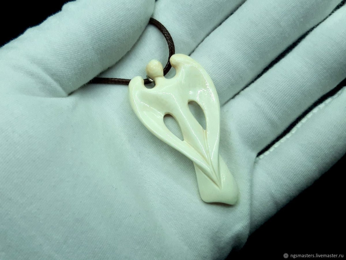 Кулон с бивнем мамонта