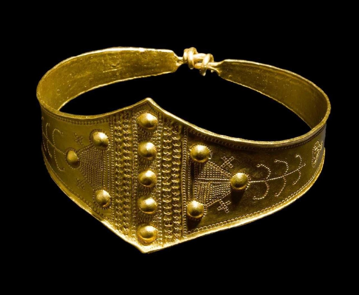 Средневековые украшения