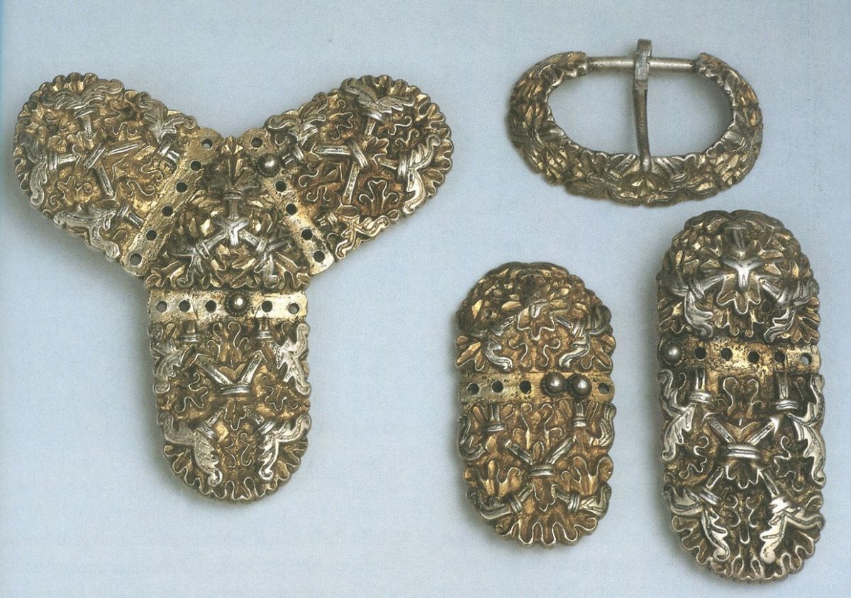 Накладки украшения средневековые