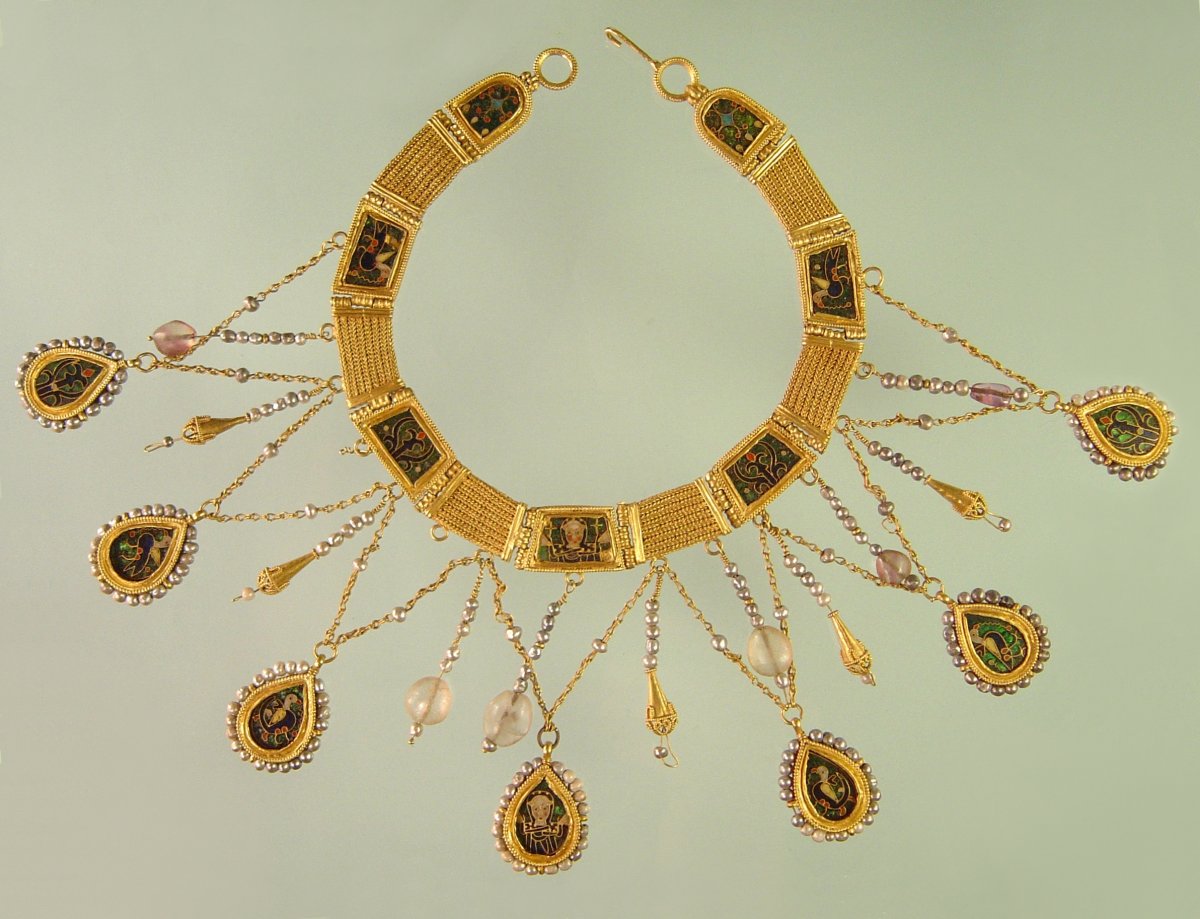 Средневековье колье древнее