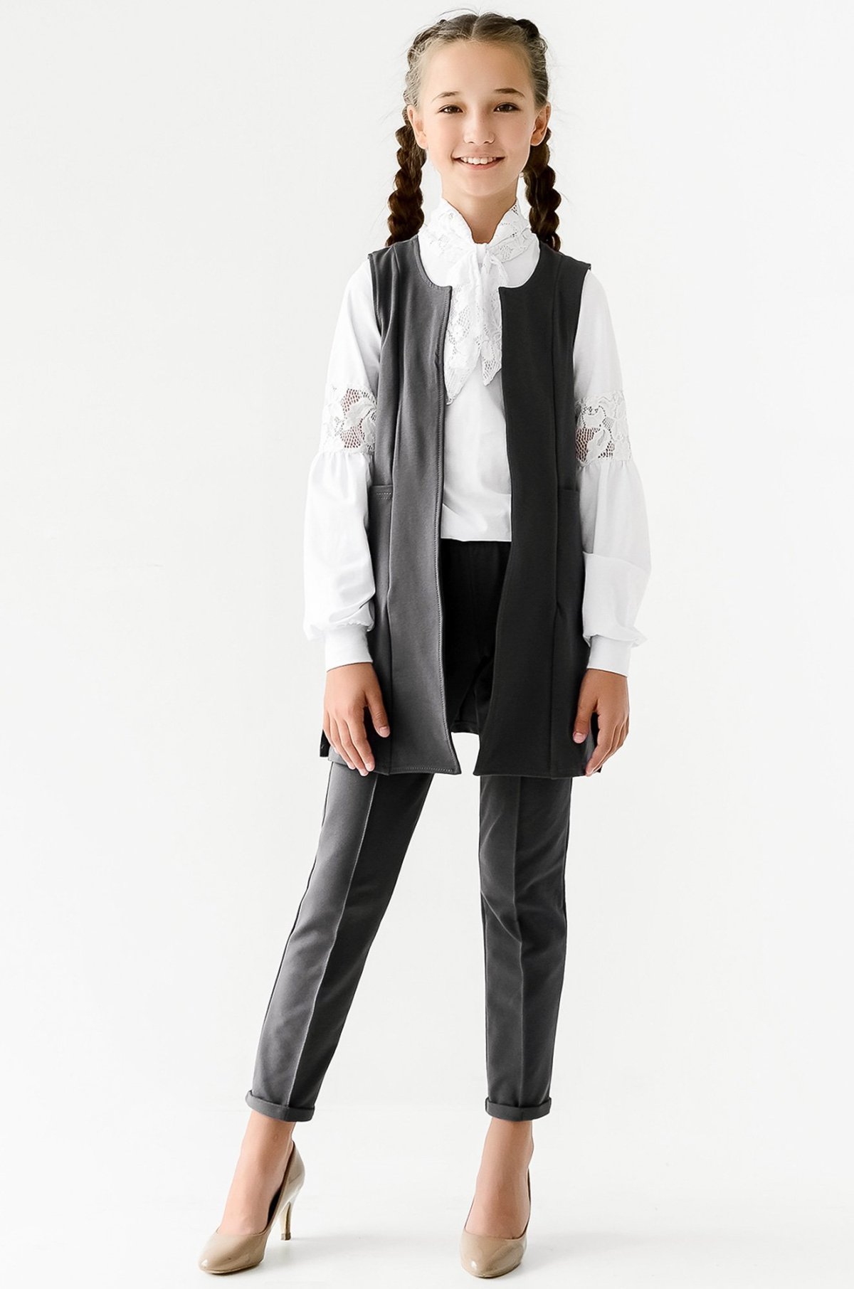 Жилет голубой для школы модный