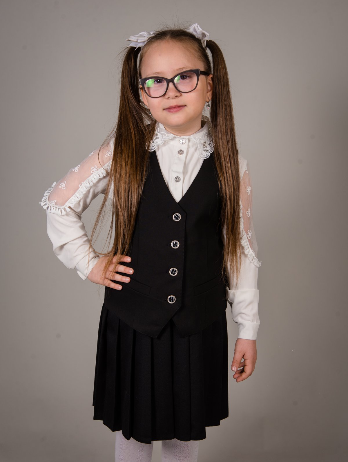 Жилет удлиненный для девочки в школу