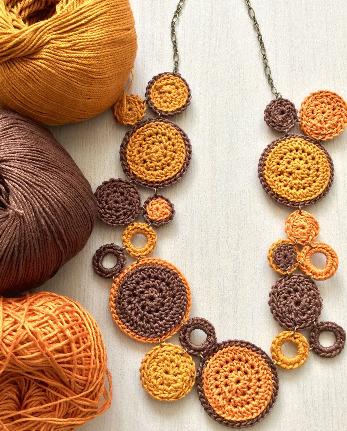 Вязаная бижутерия бохо