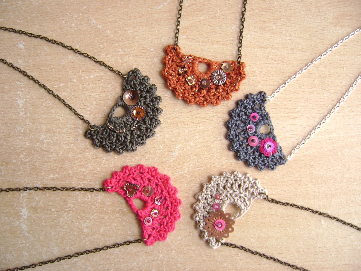 Вязаные украшения из бисера крючком