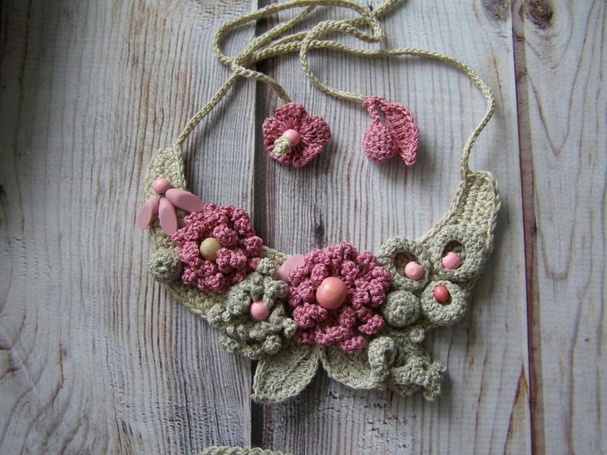 Вязаные украшения для девочек