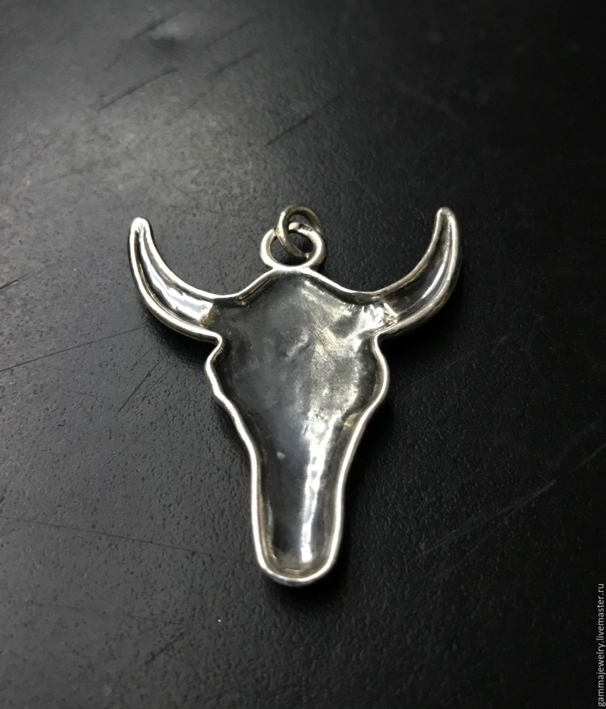 Кулончик бык