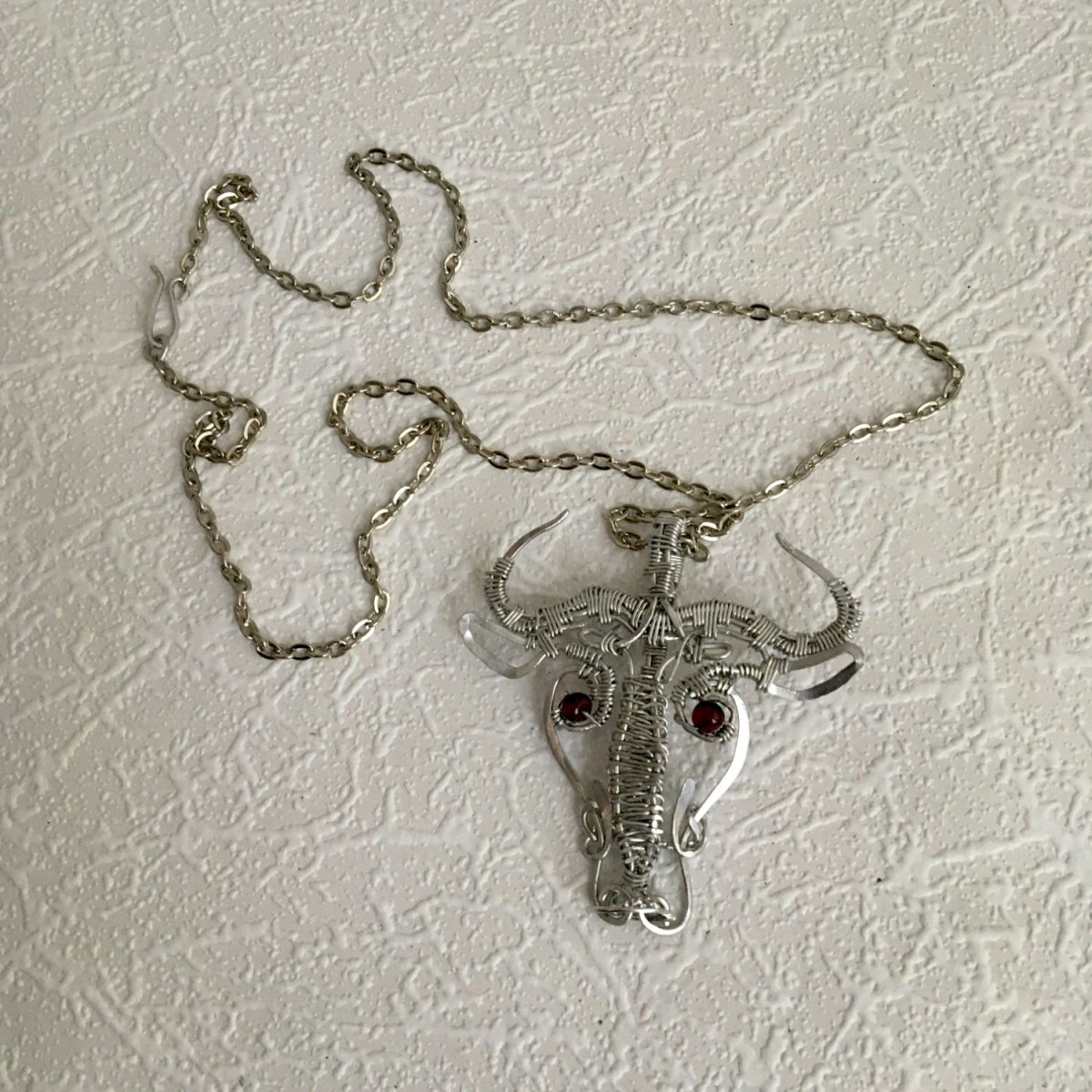 Красивый мужской кулон