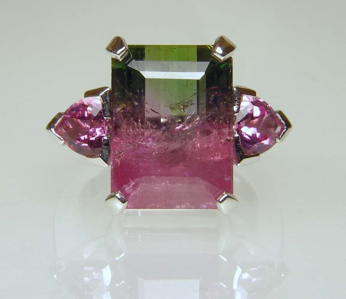 Кольцо с турмалином шерл