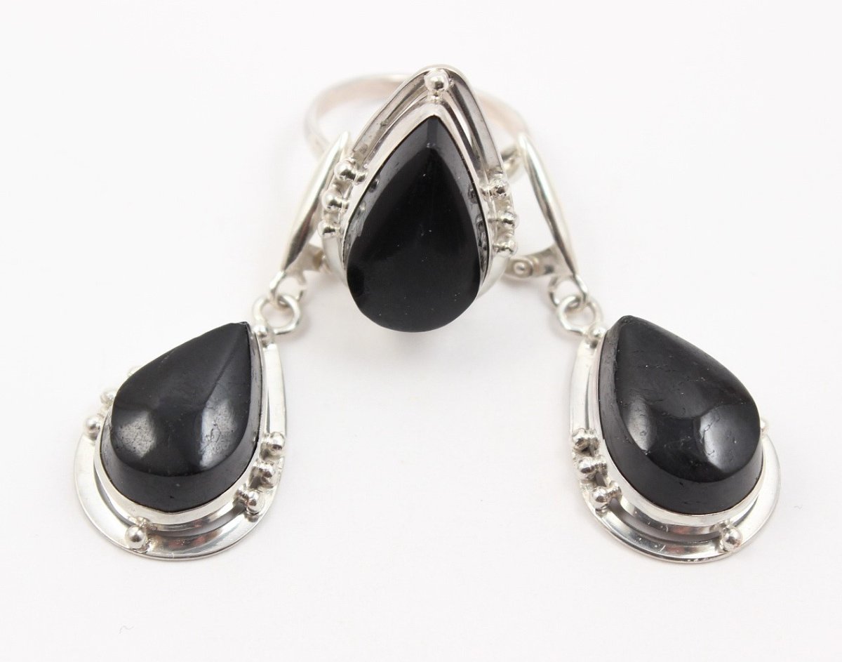 Украшения из розового турмалина