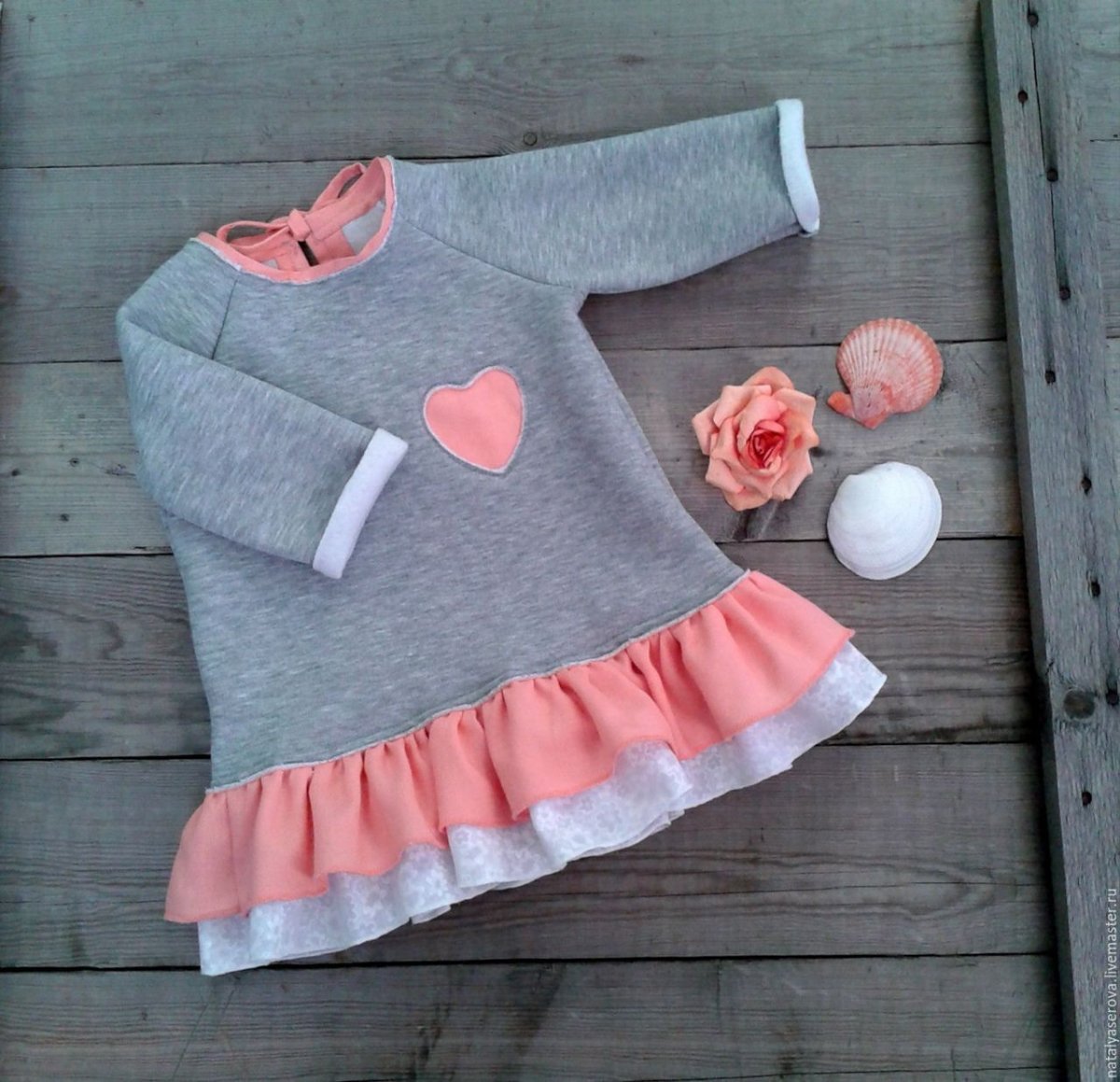 Вчзанное платье для девочки