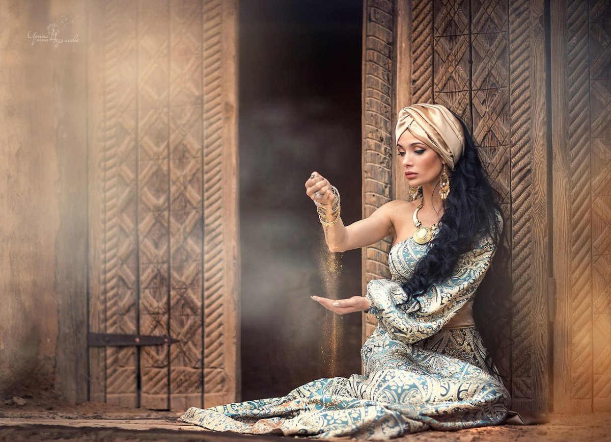 Оксана Самойлова в пустыне