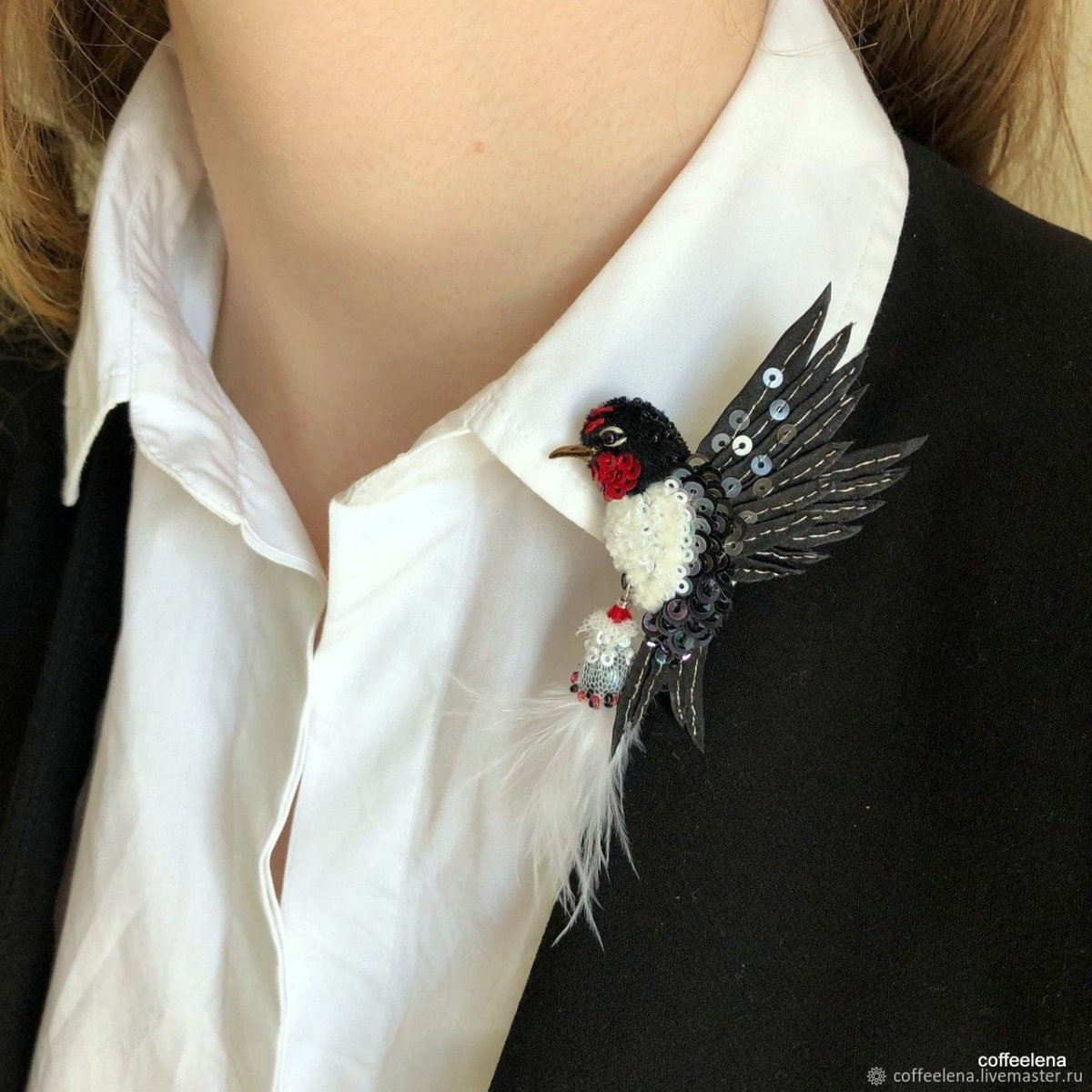 Колье с птичкой