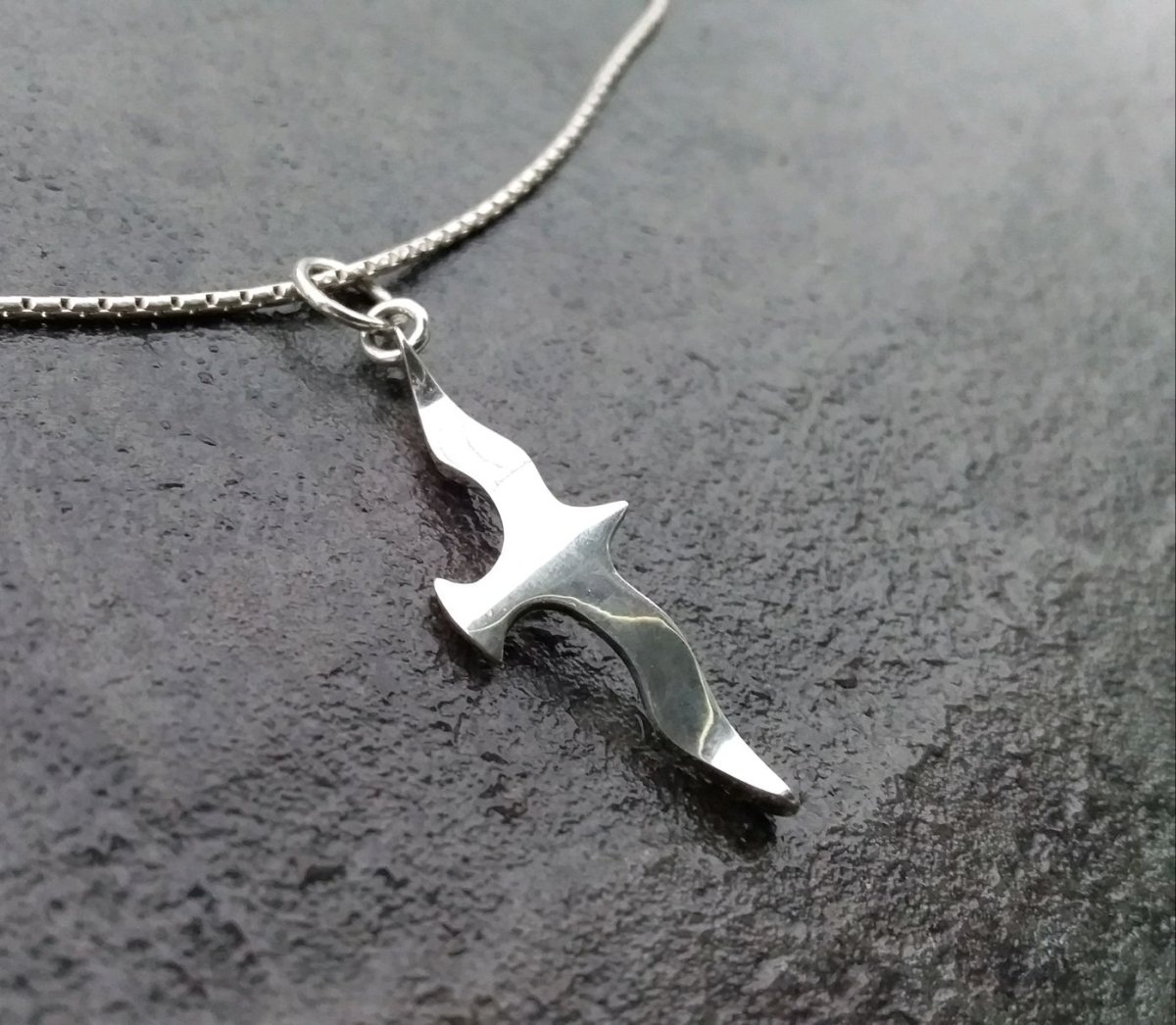 Подвеска 2 птички серебро в зелёным камнем