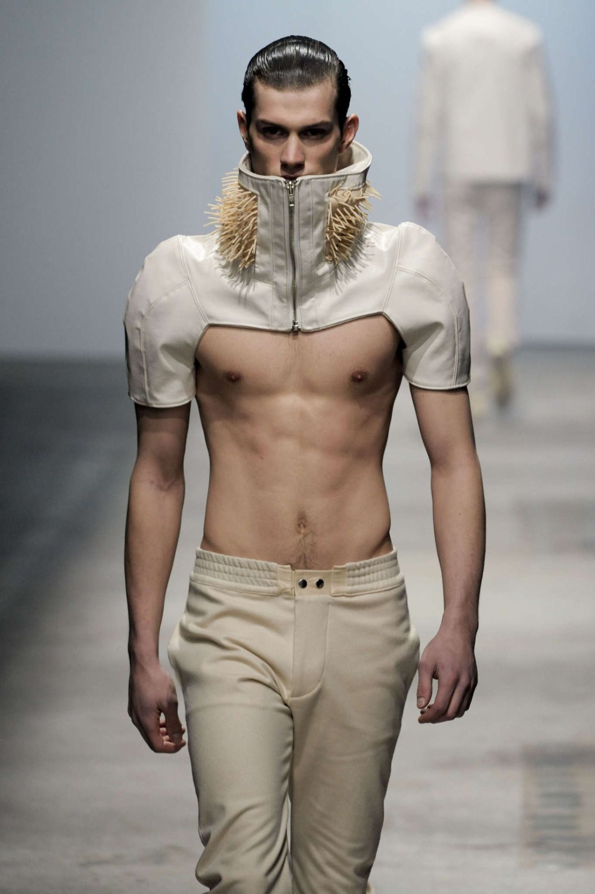 Модельная одежда для мужчин