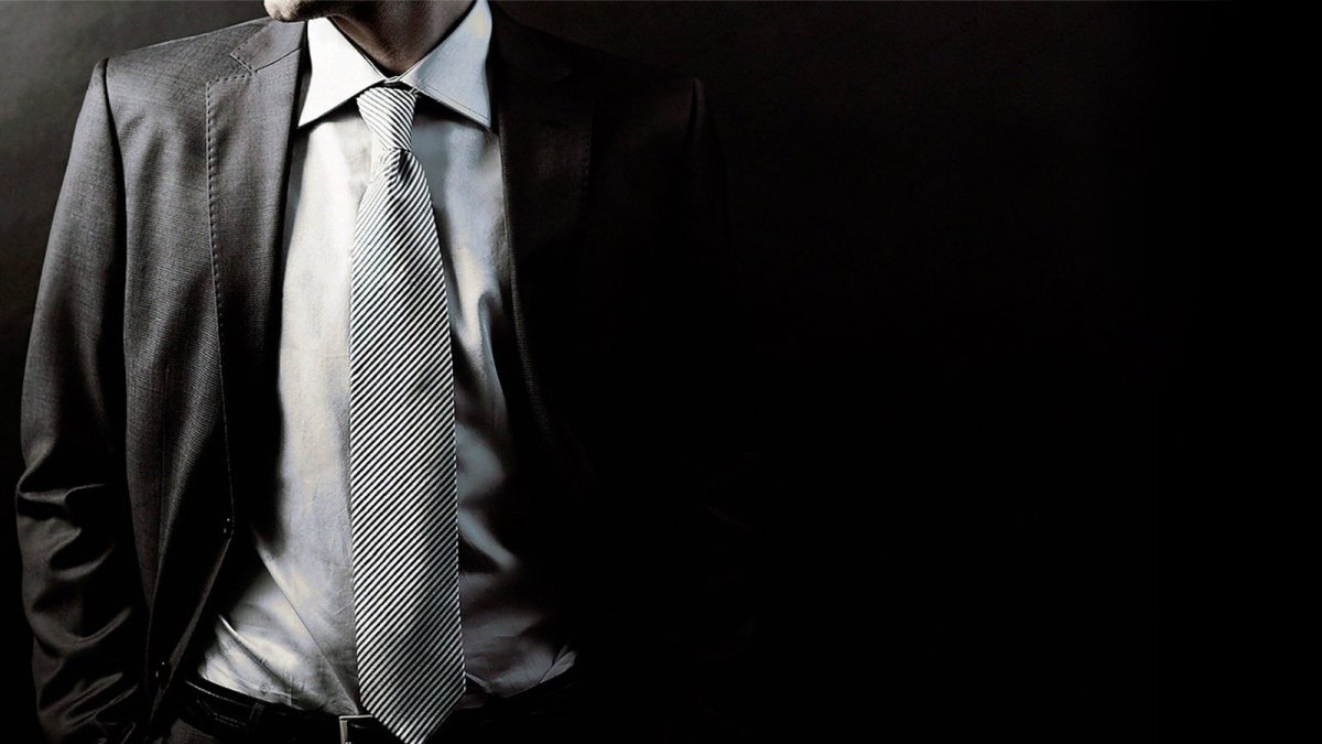 Мужчина в галстуке