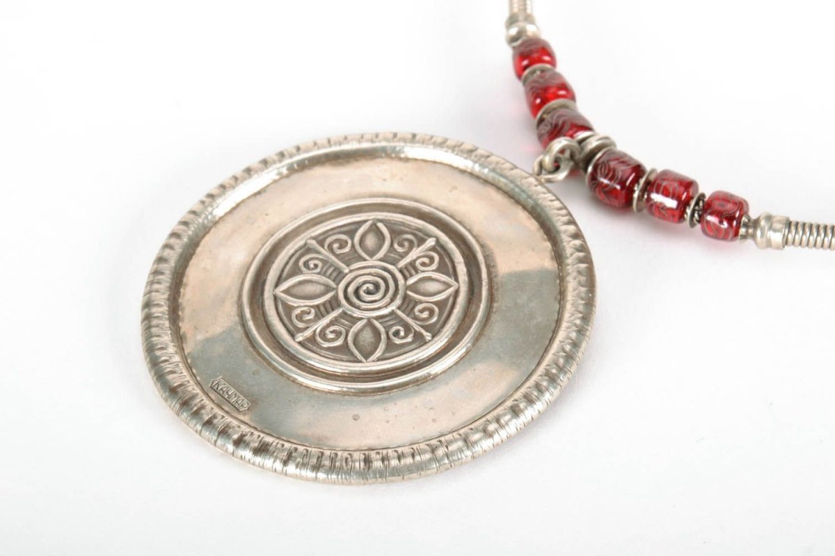 Серьги из мельхиора в виде ракушки