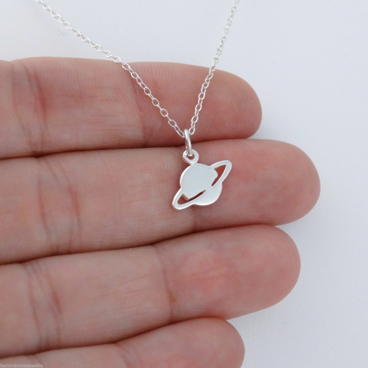 Подвеске Сатурн