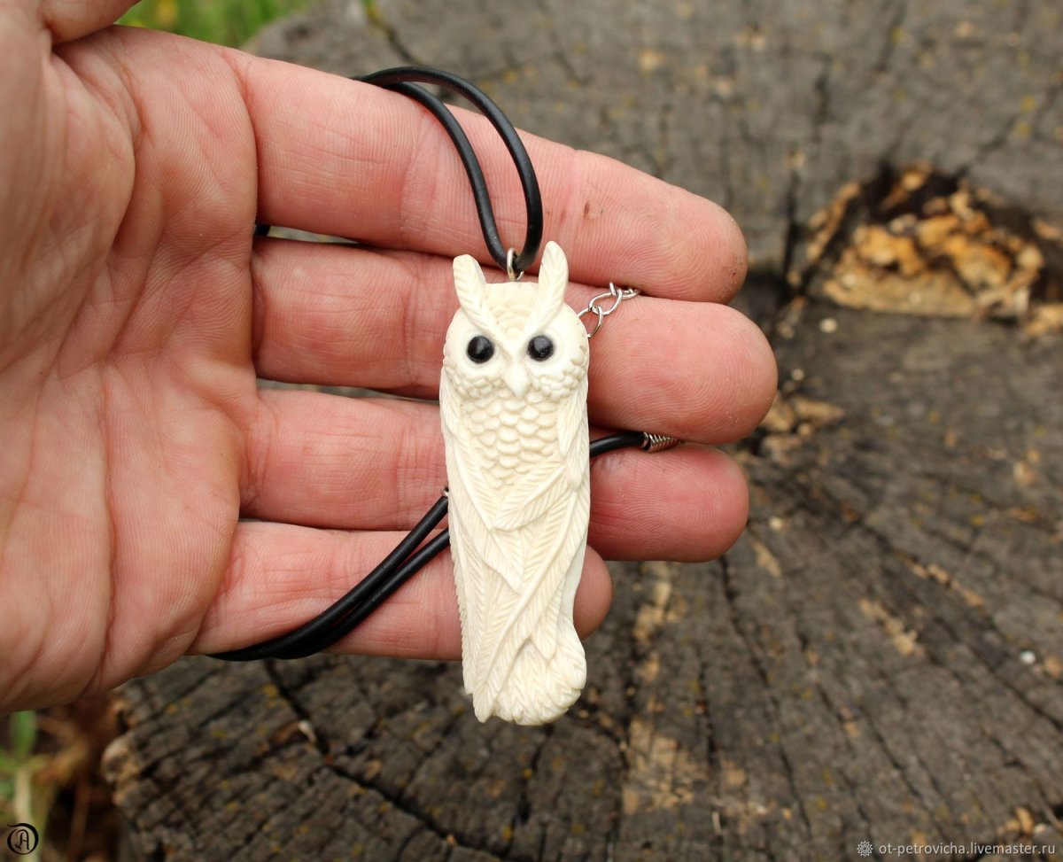 Подвески из кости женские