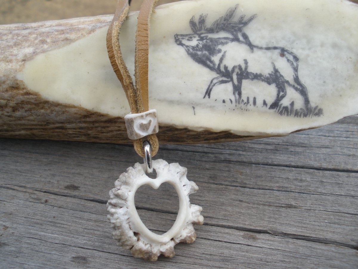 Украшения из кости