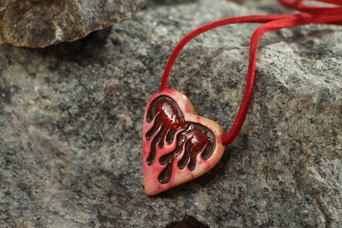 Подвеска из кости