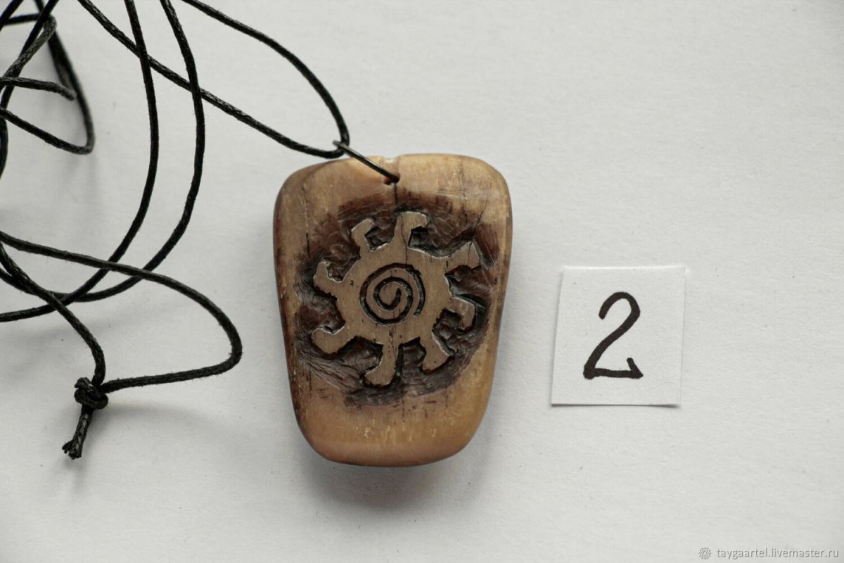 Украшения из рога