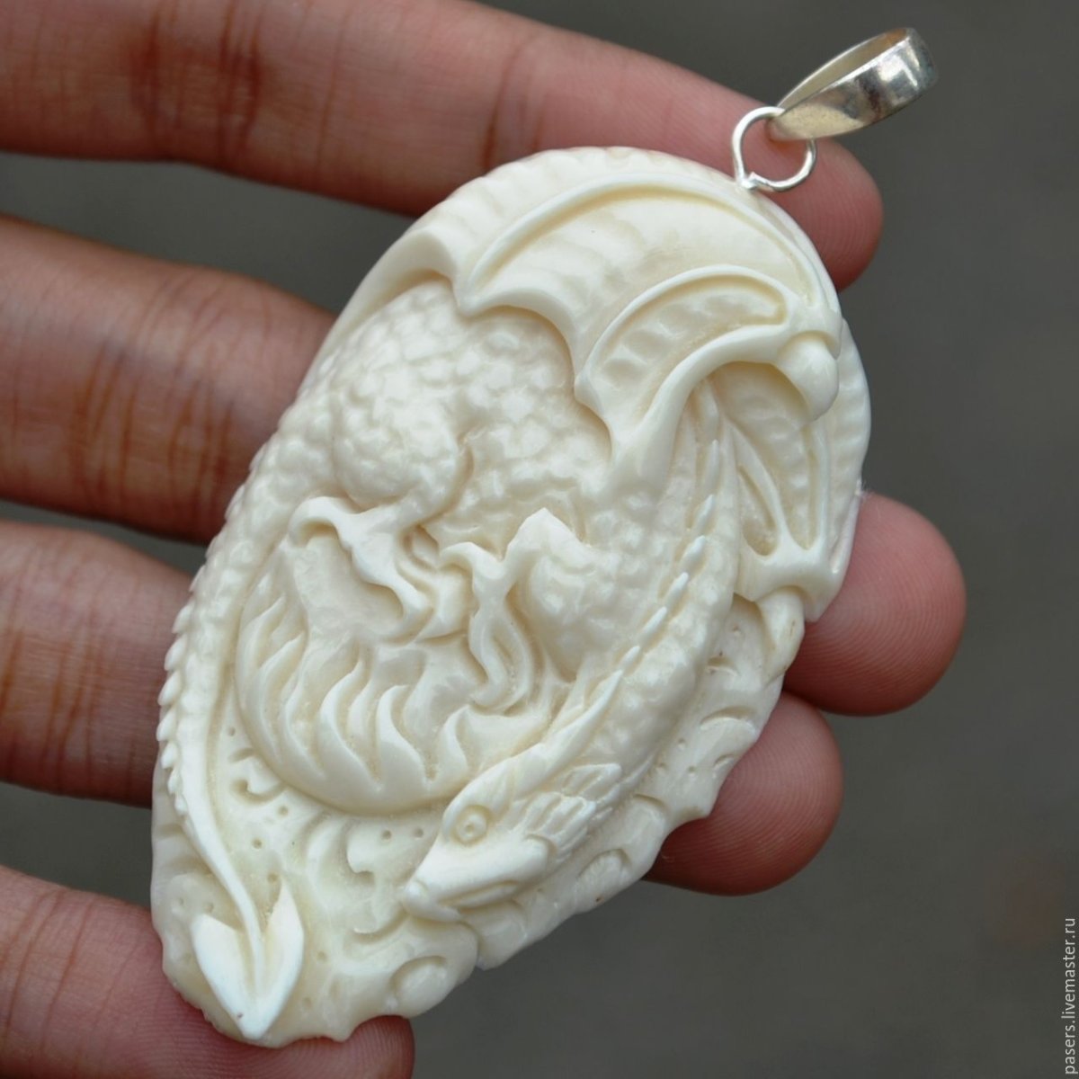 Маленькие поделки из кости