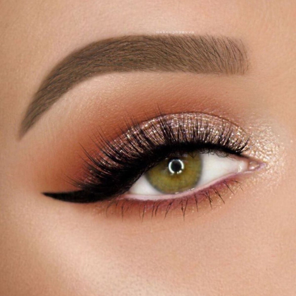 Макияж растушеванная стрелка Смоки