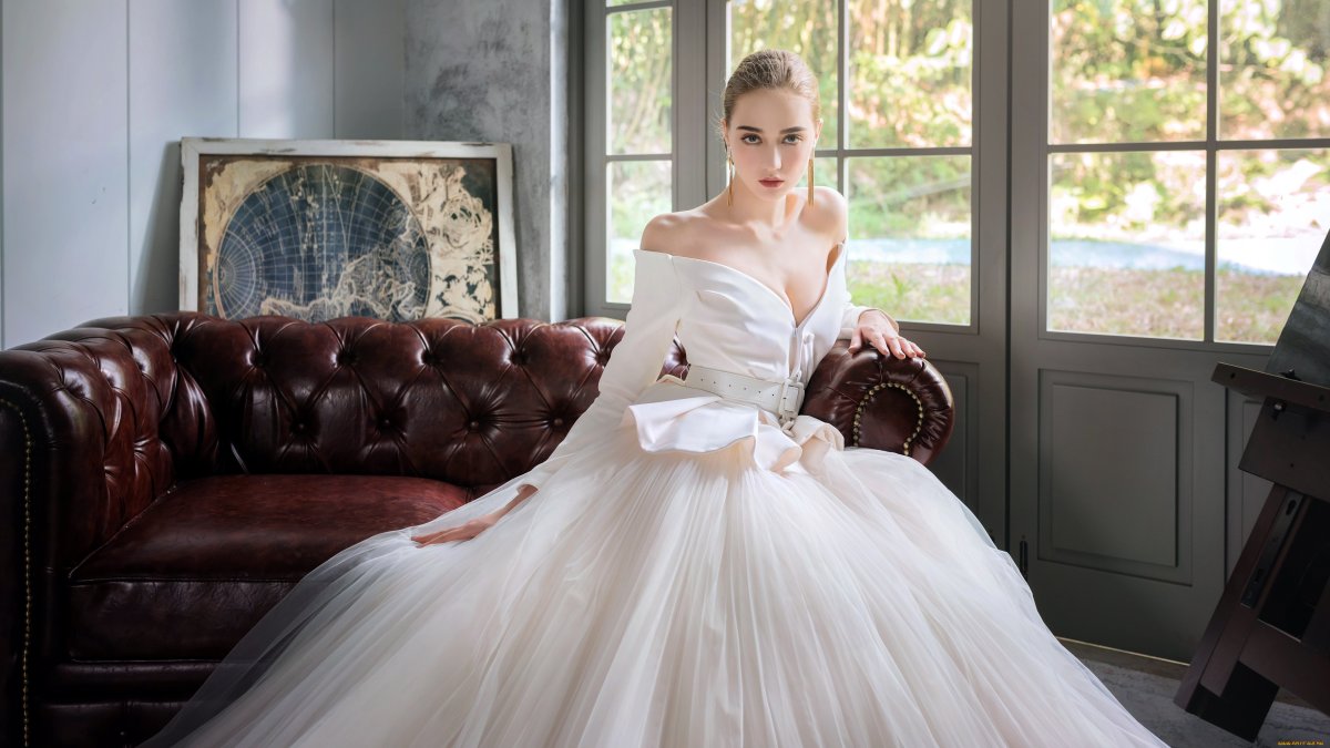 Свадебные платья Frida Xhoi XHEI